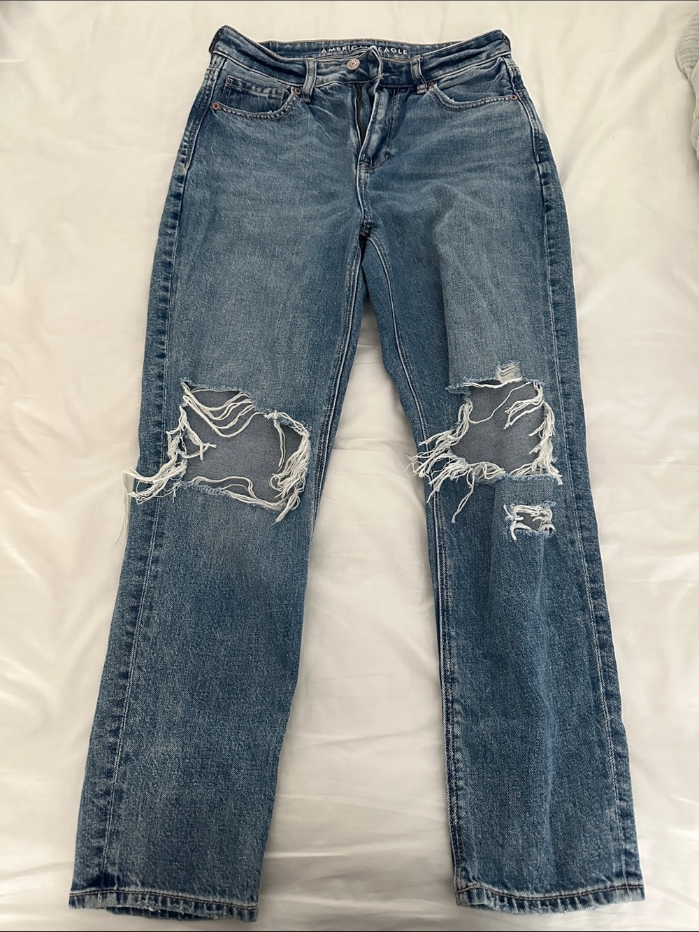 American Eagle Outfitters Blue Distressed Mom Jeans - Picture 1 of 3